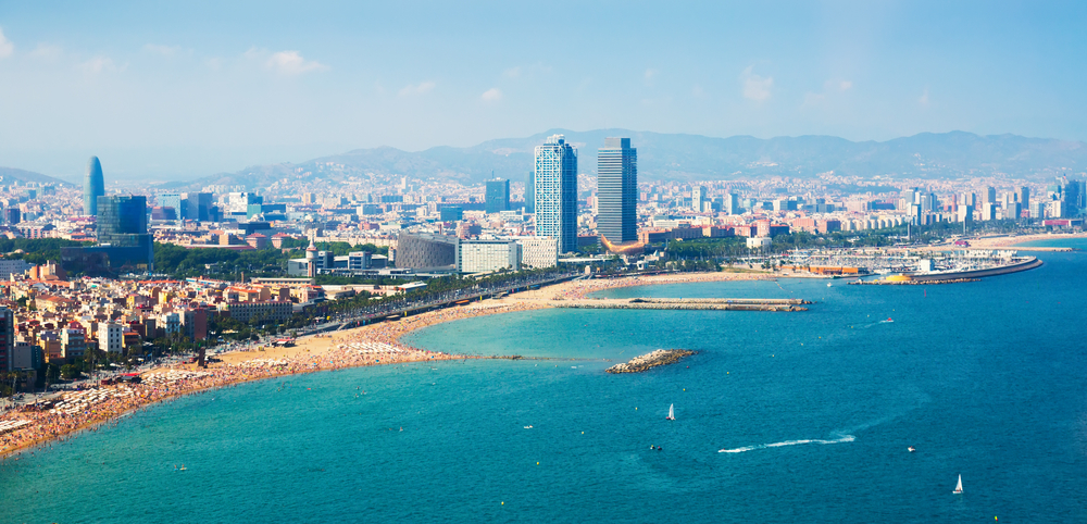 what are the negatives of traveling to Barcelona